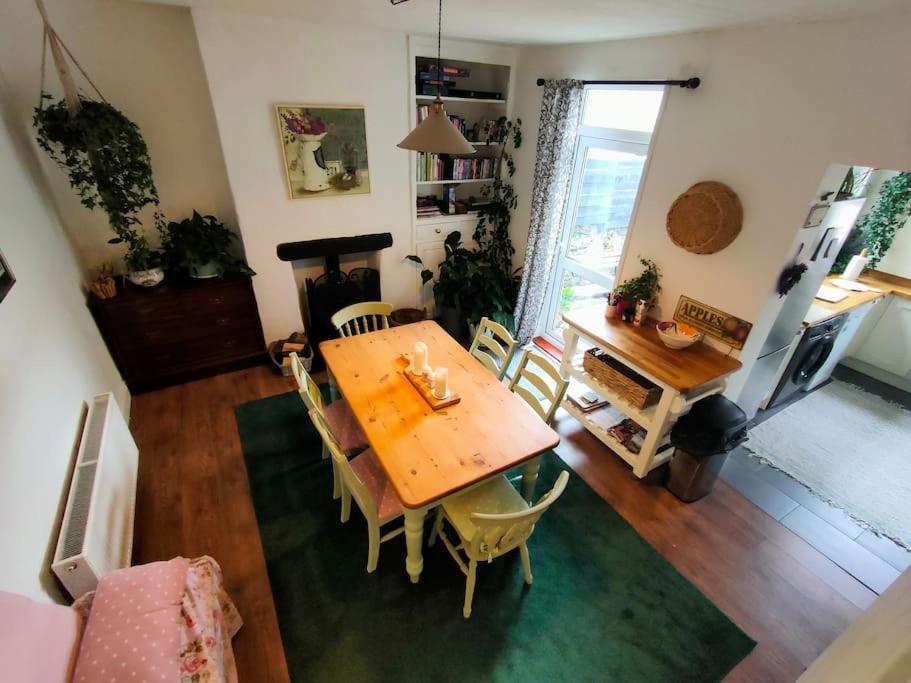 Perfect For Snowdon. Groups, Families+dogs Welcome Holiday home