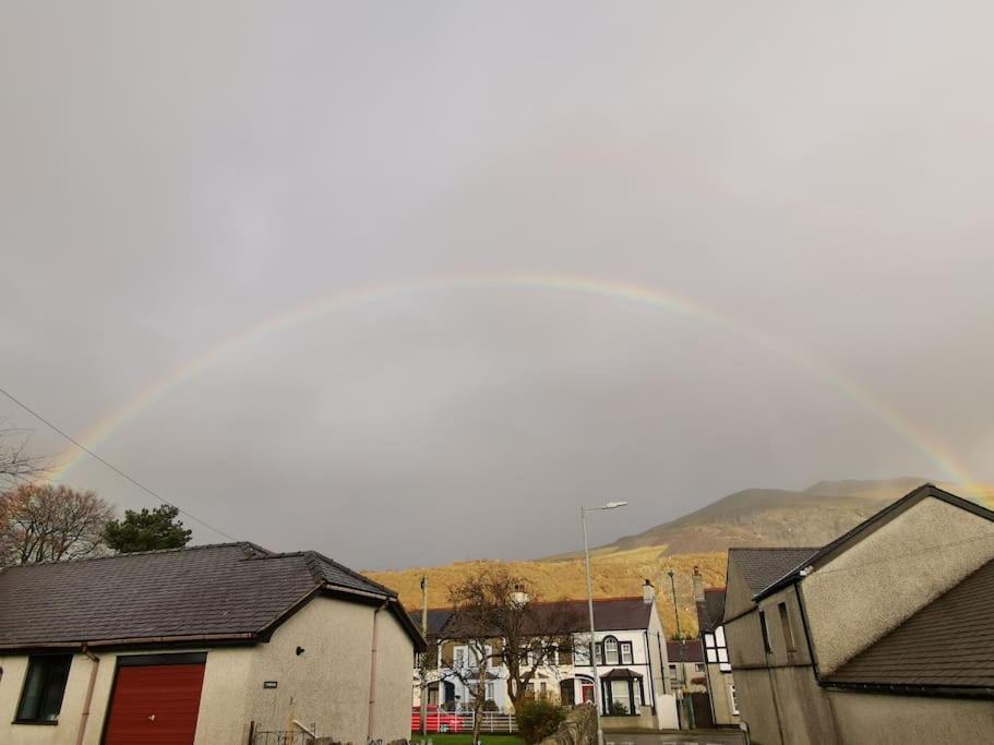 Perfect For Snowdon. Groups, Families+dogs Welcome Holiday home *