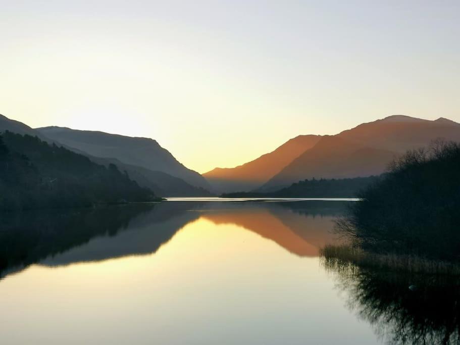 Perfect For Snowdon. Groups, Families+dogs Welcome Holiday home