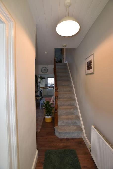 Perfect For Snowdon. Groups, Families+dogs Welcome Holiday home *