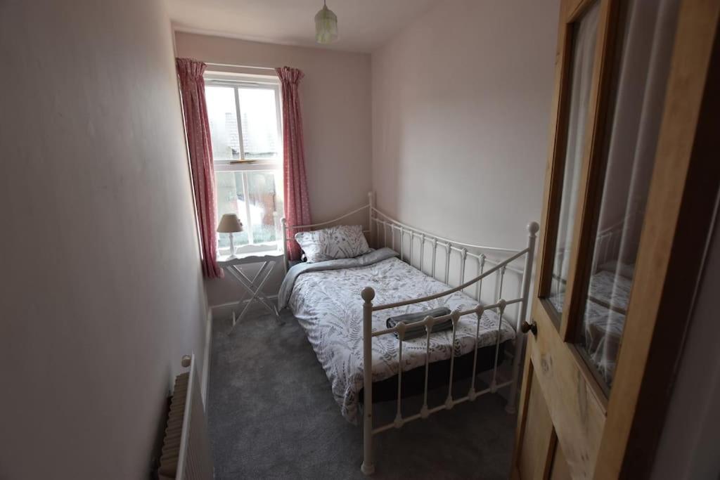 Perfect For Snowdon. Groups, Families+dogs Welcome