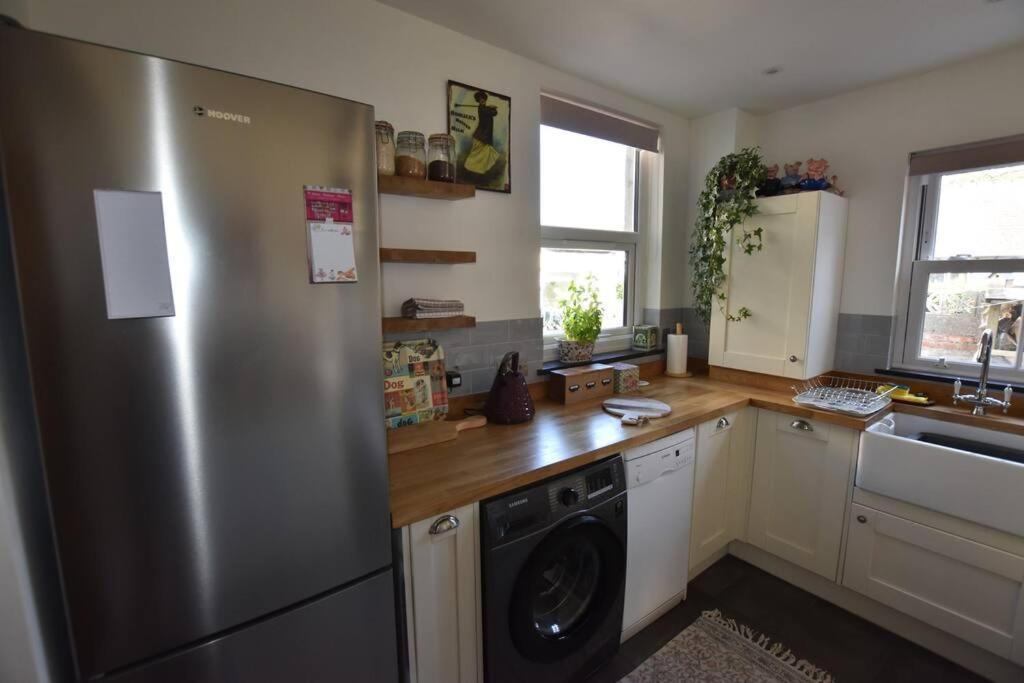 Perfect For Snowdon. Groups, Families+dogs Welcome Holiday home Llanberis
