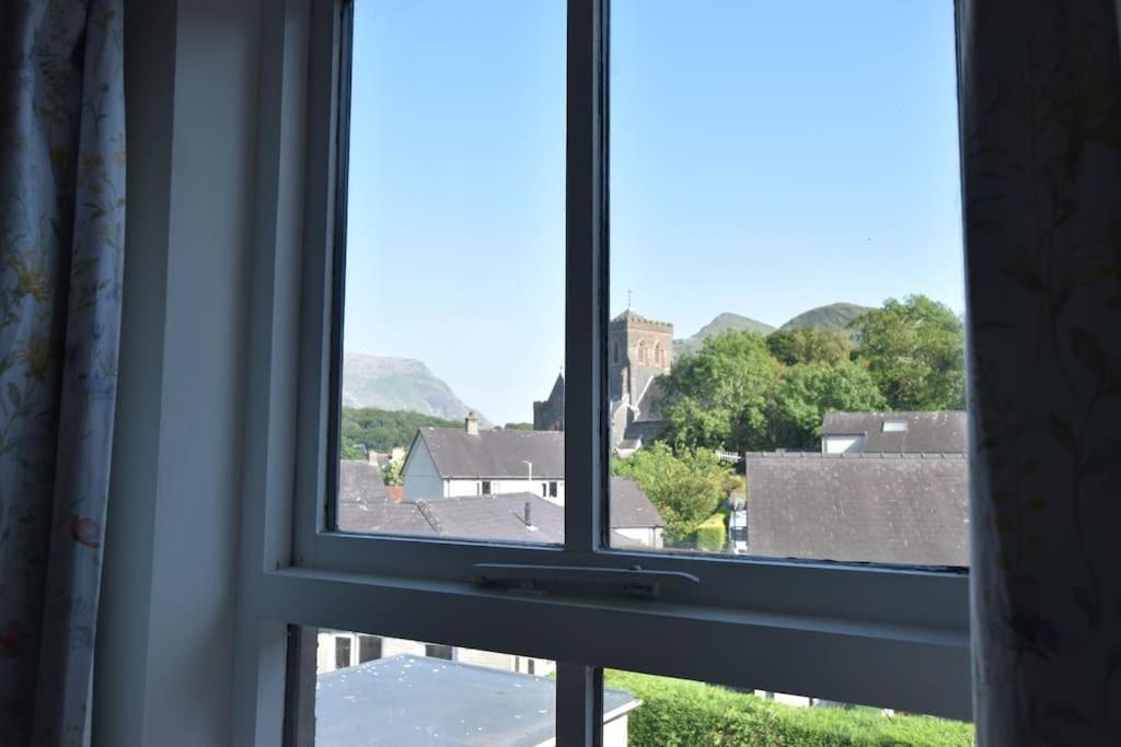 Perfect For Snowdon. Groups, Families+dogs Welcome Holiday home Llanberis