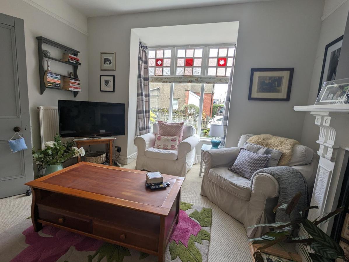 Perfect For Snowdon. Groups, Families+dogs Welcome Holiday home Llanberis